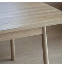 Load image into Gallery viewer, Wycombe Oak Extending Dining Table