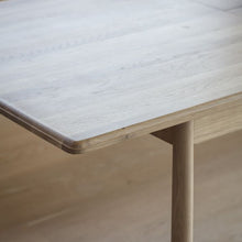 Load image into Gallery viewer, Wycombe Oak Extending Dining Table
